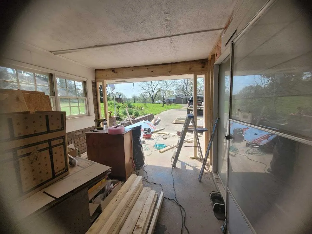 Air movers and dehumidifier for Water Mitigation Services in Hilton Head Island